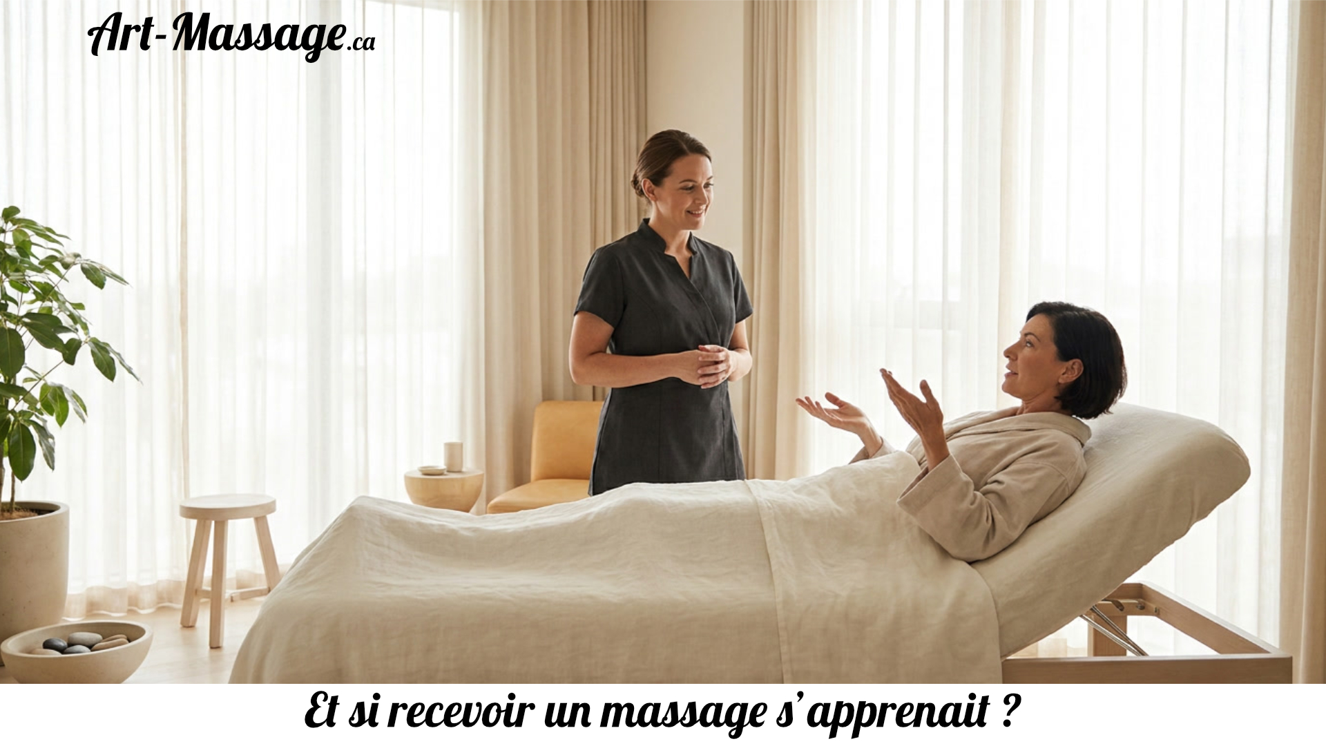 Une cliente allongée sur une table de massage exprime une préférence à une massothérapeute attentive.